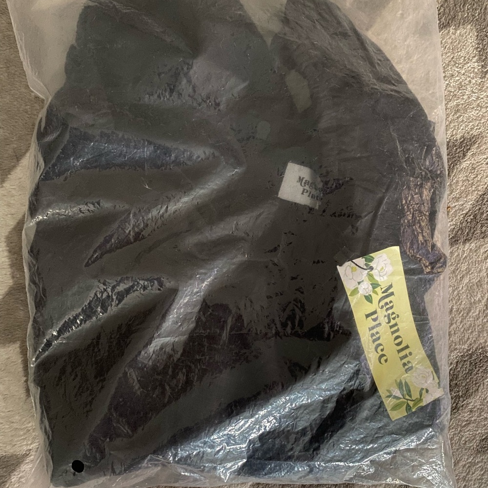 Unique Vintage Black Linen Ruched Top - Picture 4 of 4